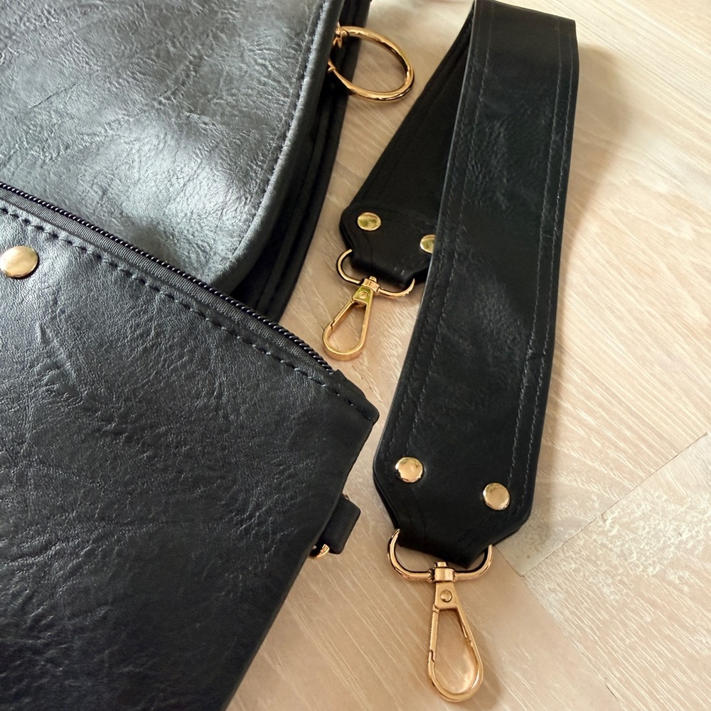 AHDORNED Double-Entry U-Shaped Messenger w/ 2 Straps & Pouch - Black - Picture 3 of 4